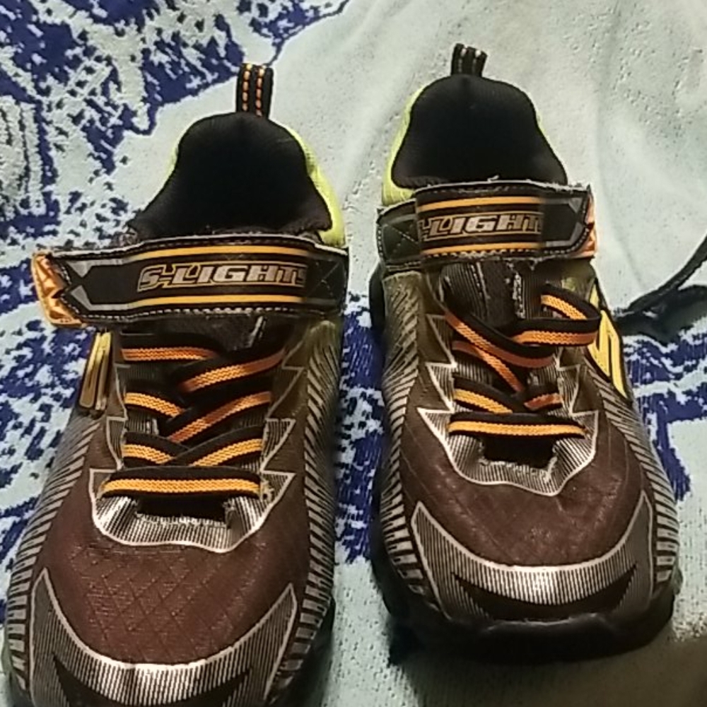 sketchers light up sneakers